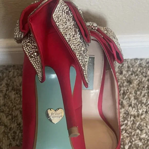 Betsy Johnson Red Satin Heel With Rhinestone Bow - Picture 13 of 13